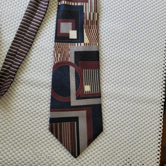 VOGUE ITALIA NECKTIE - Picture 2 of 6